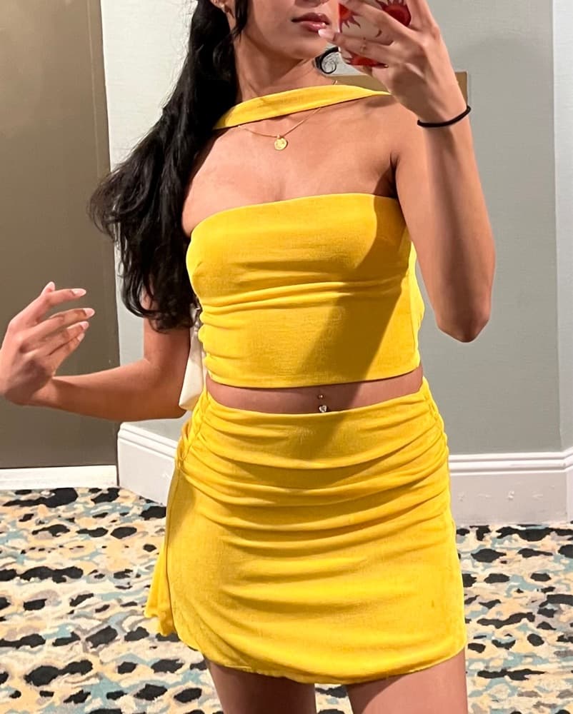 Vibrant Yellow Ruched Mini Set - Image 3
