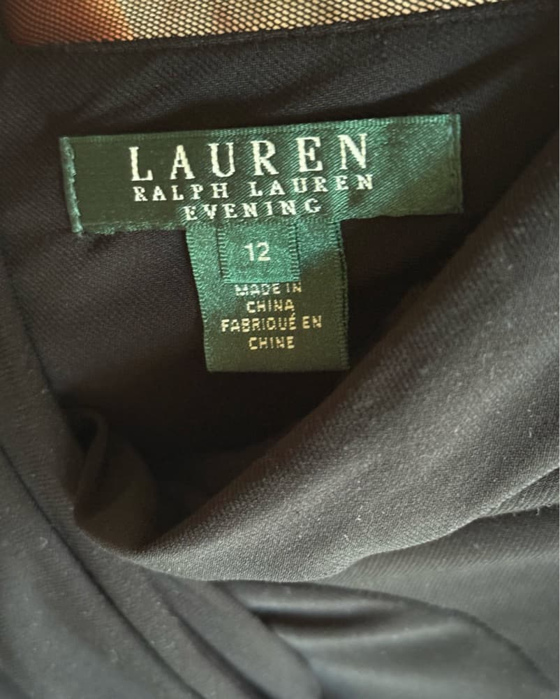 Elegant Black Gown with Gold Embroidery - Image 3