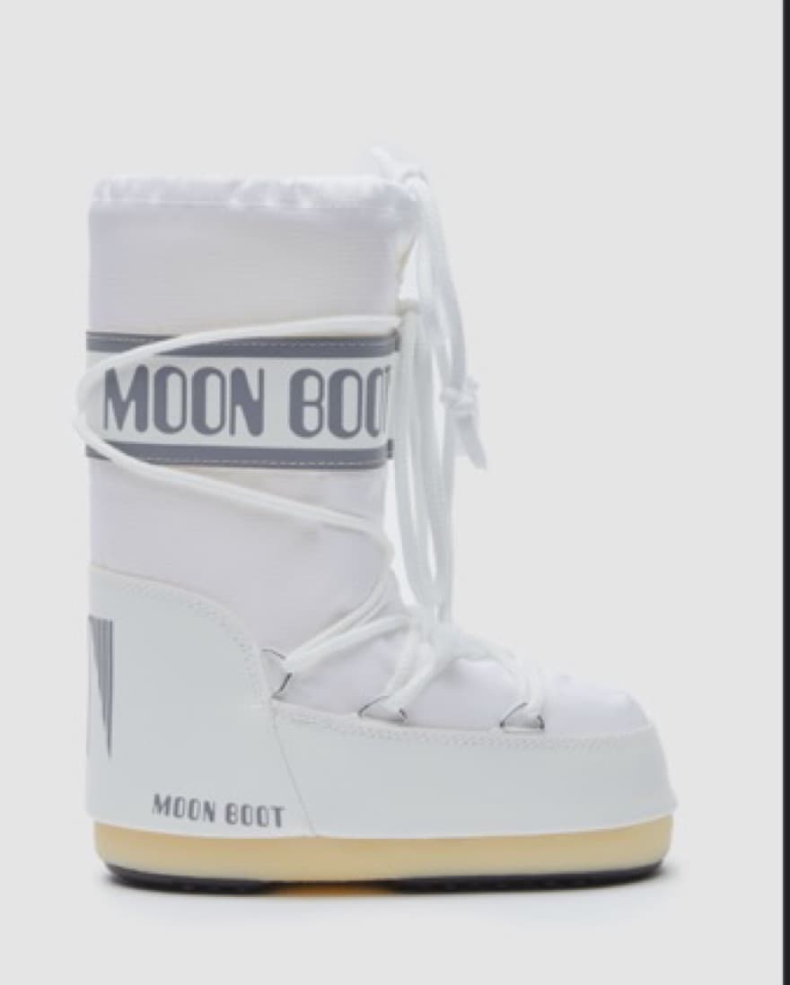 white moon boots - Image 2