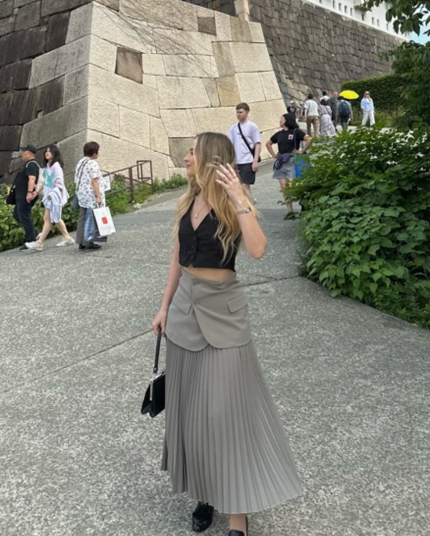 The Keiji Double Pleated Skirt - Image 3