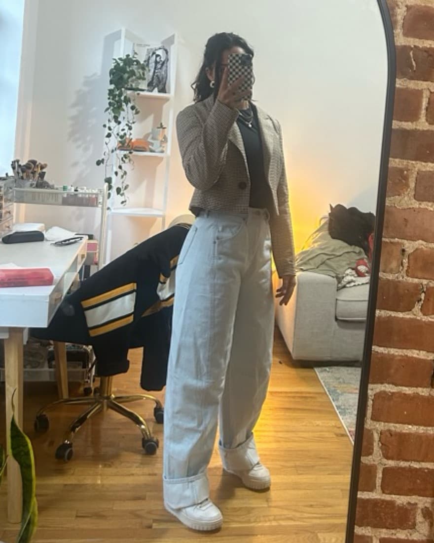 Light Wash Wide Leg Barrel Jeans - Image 4