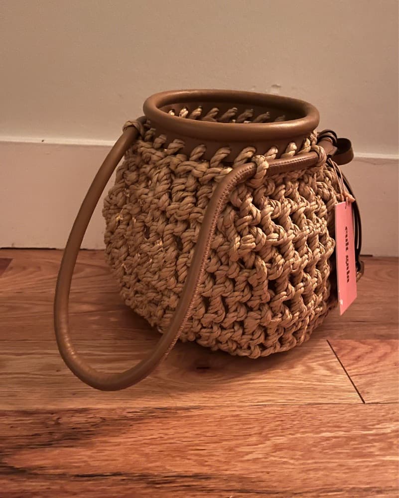Cult Gaia Enya raffia Bucket bag - Image 4