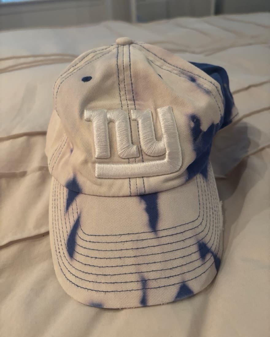 NY Giants Sweatshirt, Jersey Or Hat - Image 3