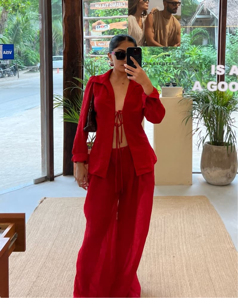 Red Vacation Set - Image 1