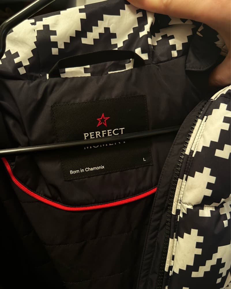 Perfect Moment Ski Jacket - Image 4