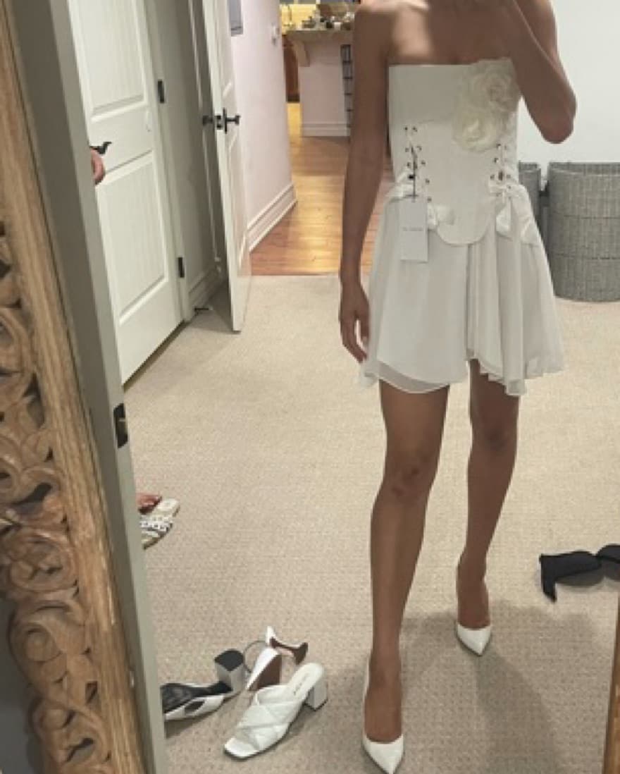 White Corset And Mini Skirt Set - Image 4