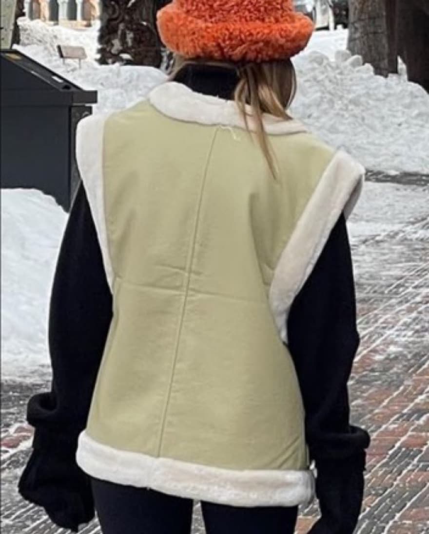 Reversible Vest - Leather/sherpa - Image 4