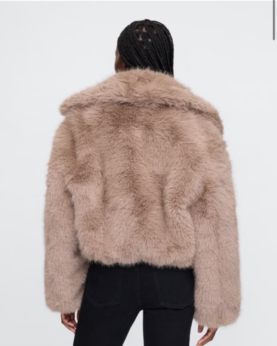 Gap Cropped Faux Fur Jacket - Image 3