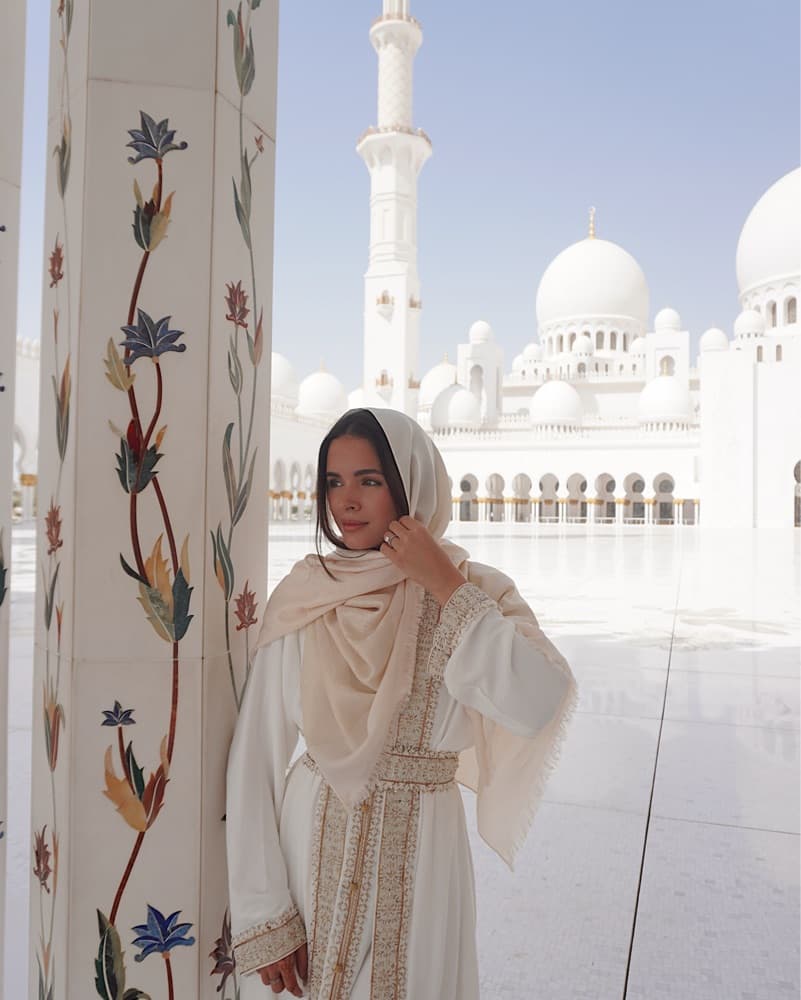White Traditional Abaya - Image 1