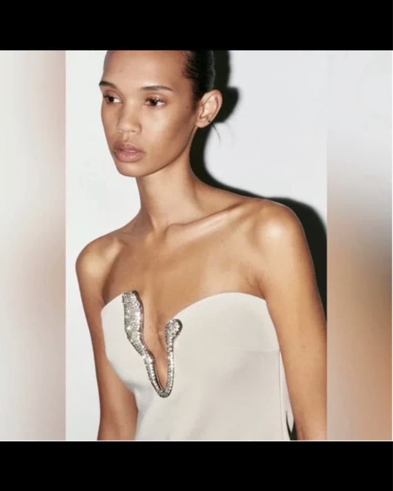 Zara White Mini Dress w Jewel Appliqué - Image 2