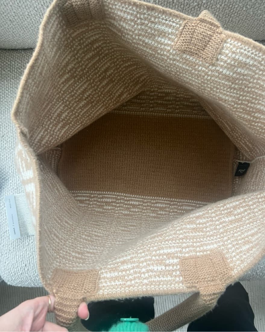 Fendi Soft Tote Cashmere - Image 2