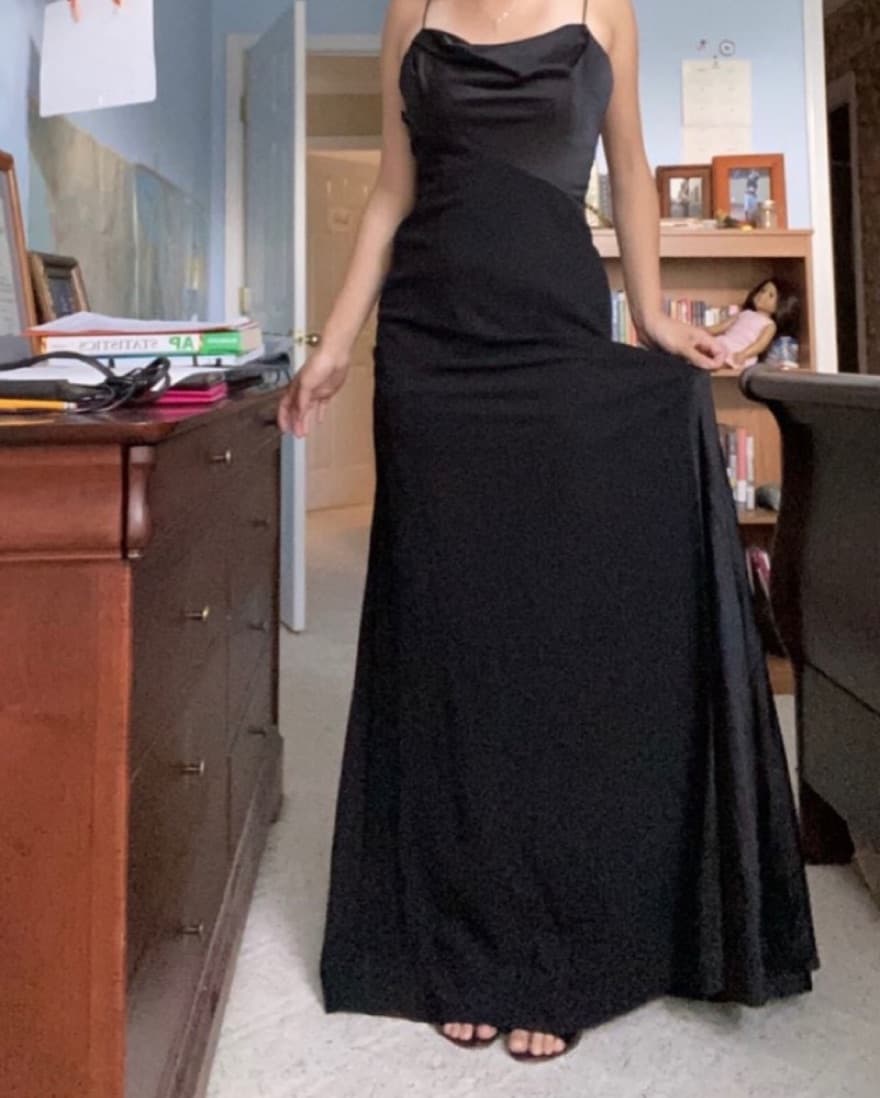 Vera Wang Dress - Image 2