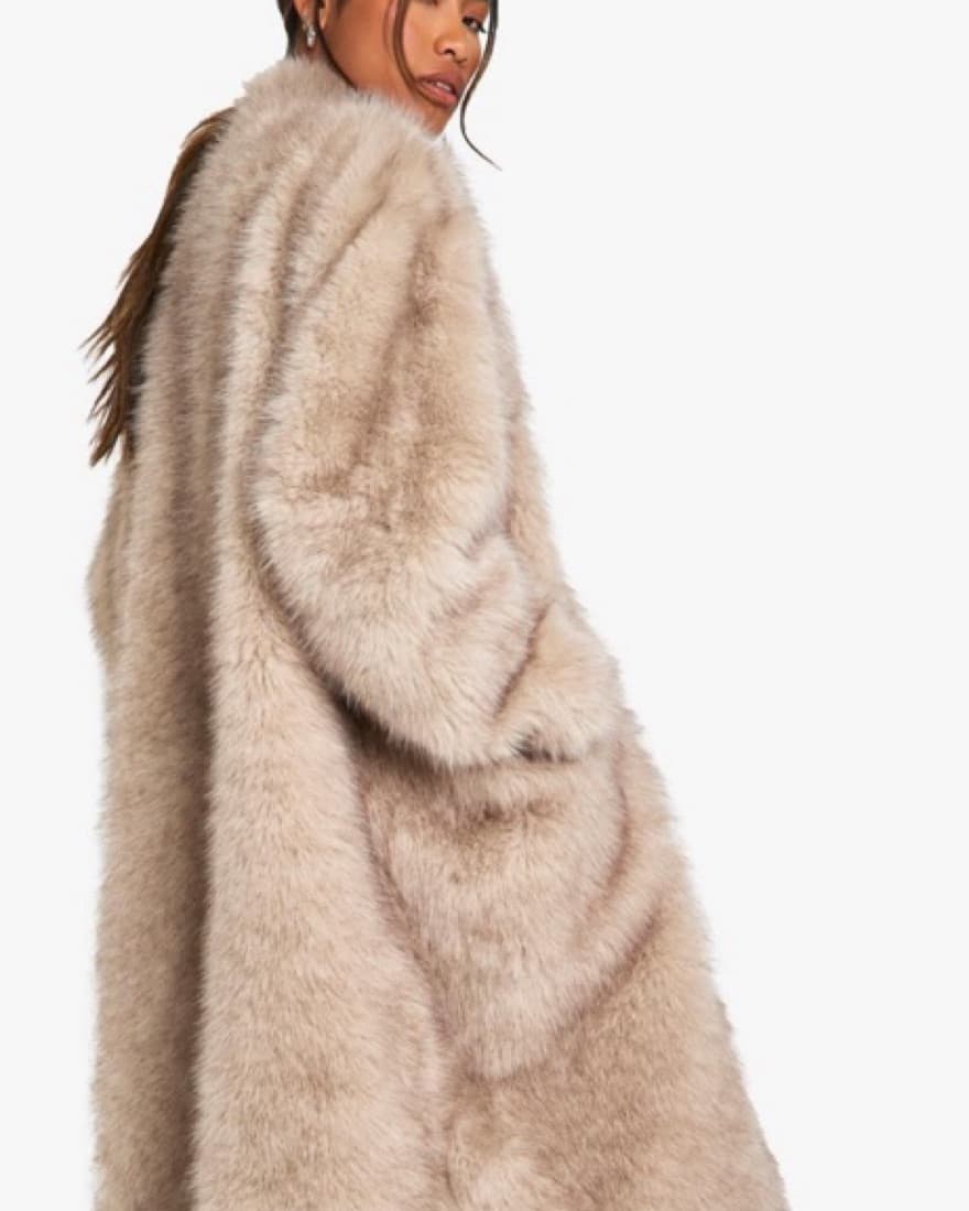 Luxurious Faux Fur Coat - Image 3