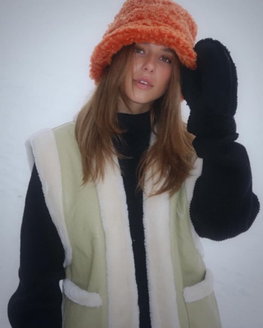 Reversible Vest - Leather/sherpa - Image 2