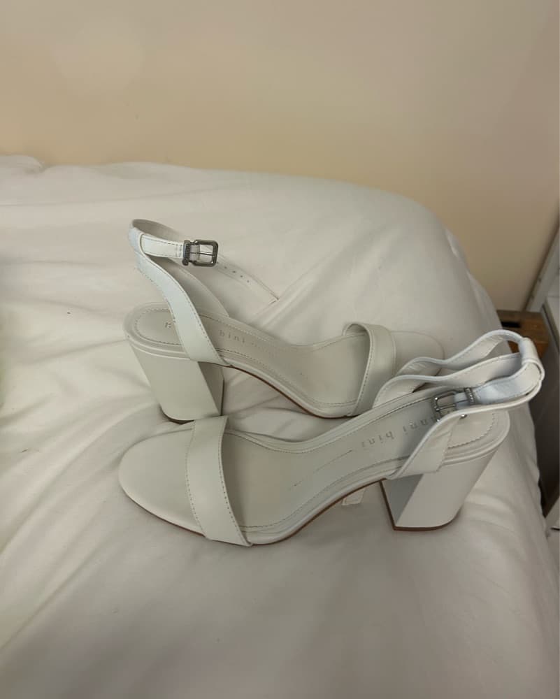 White Formal Heels Size 7.5 - Image 1