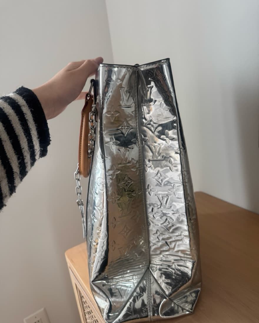 Silver Louis Vuitton Bag - Image 4