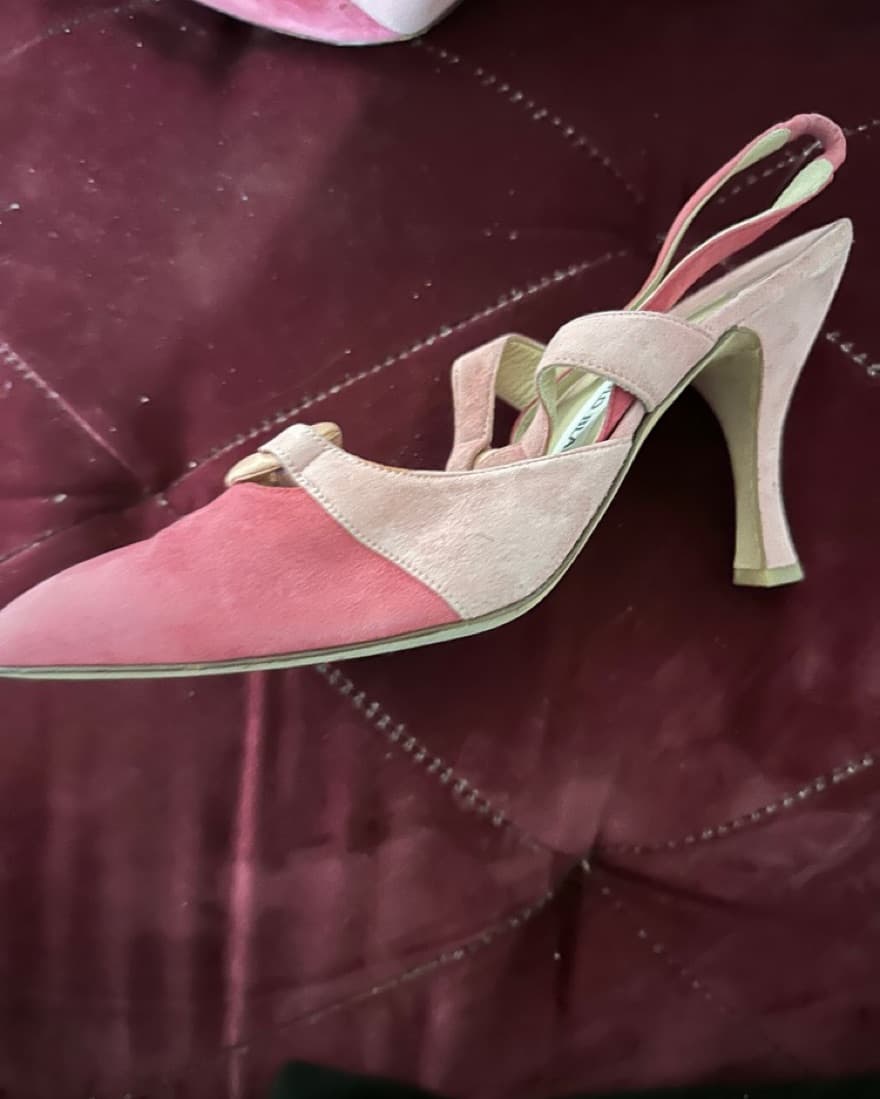 MANOLO BLAHNIK PINK SUEDE HEEL - Image 2
