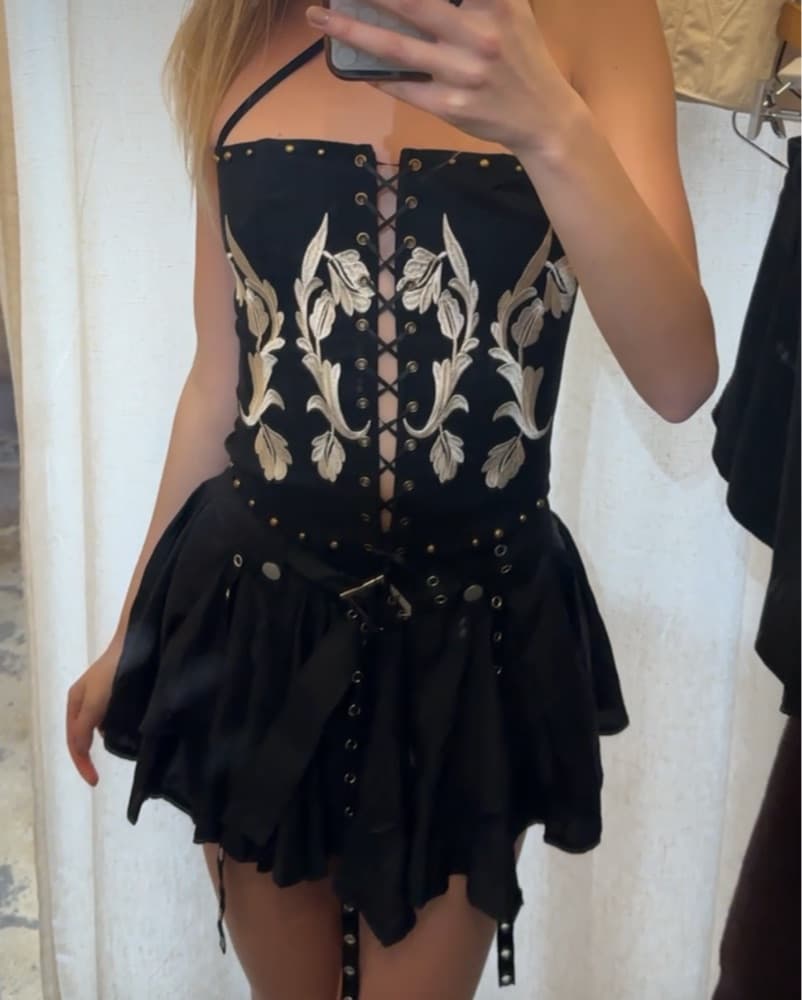 Black festival set - Image 1