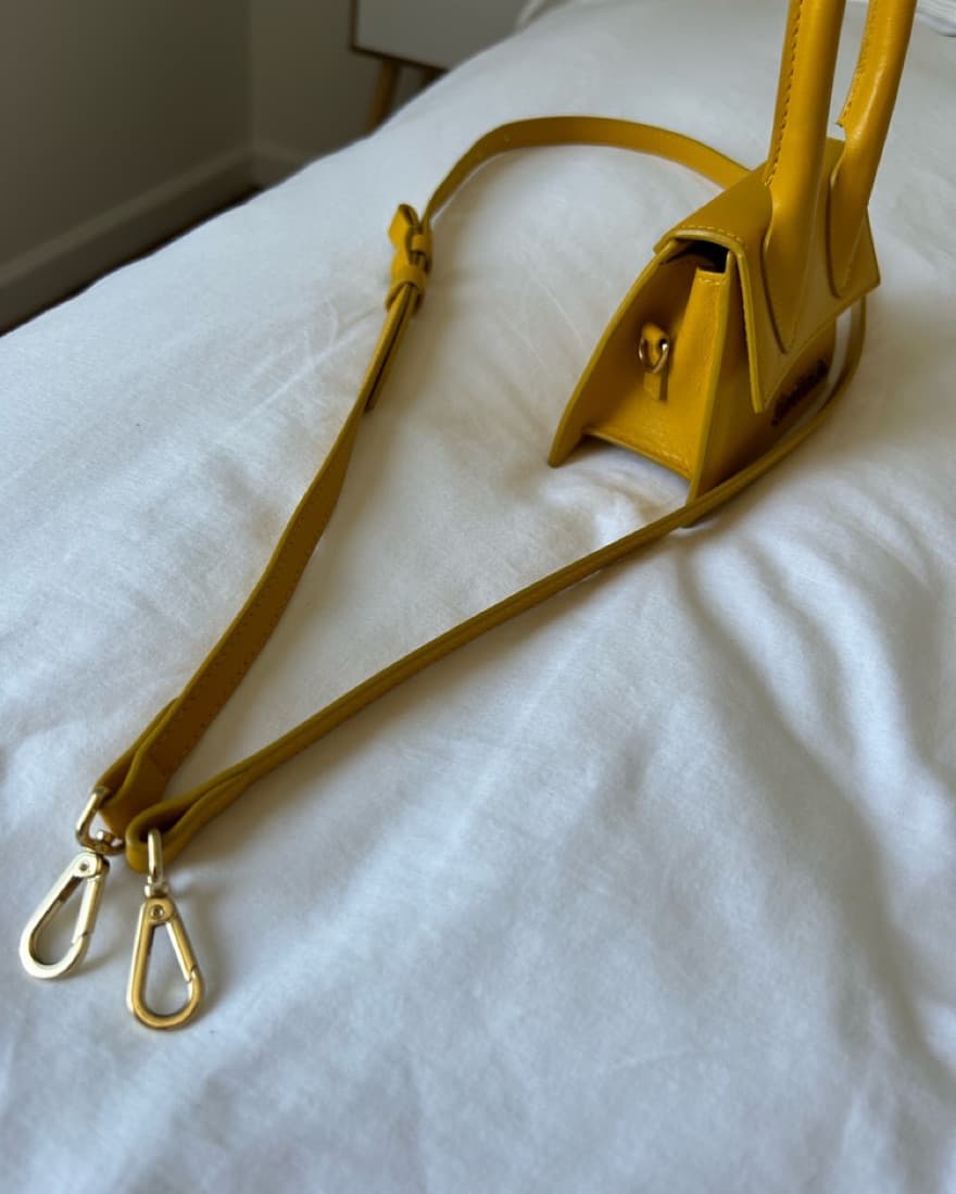 Jacquemus Le Chiquito Signature Handbag - Image 6