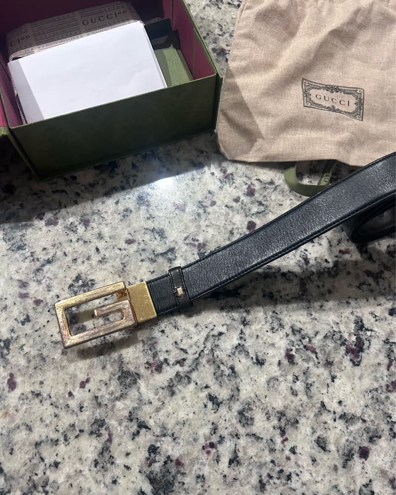 Mens Reversible Gucci Leather Belt - Image 3