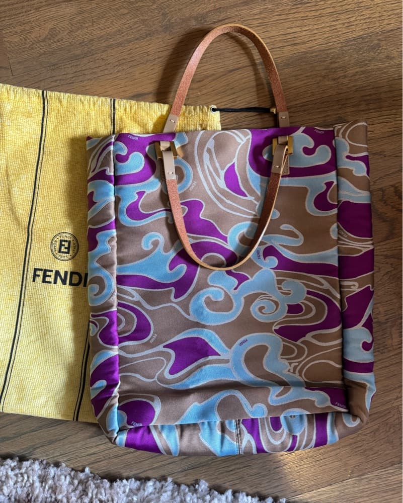 Vibrant Fendi Tote Bag - Image 1