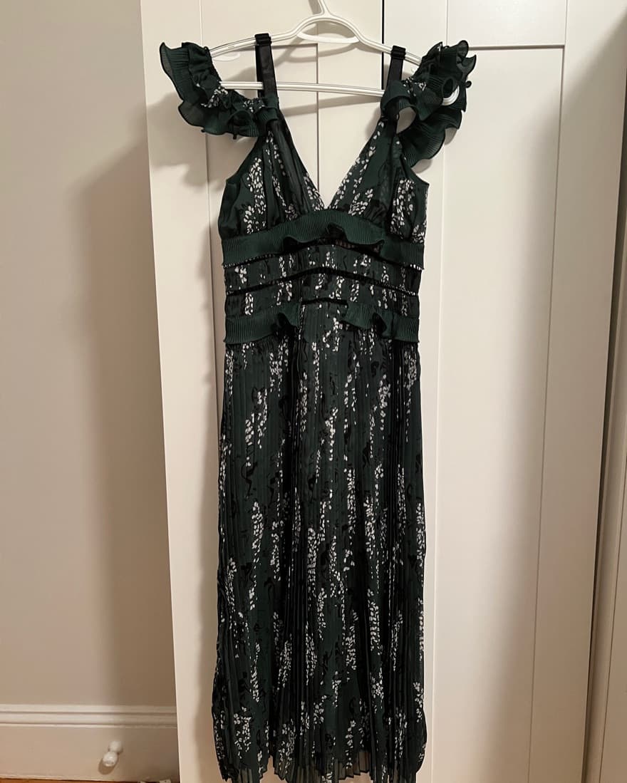 Green Pleated tea-length dress - Image 2