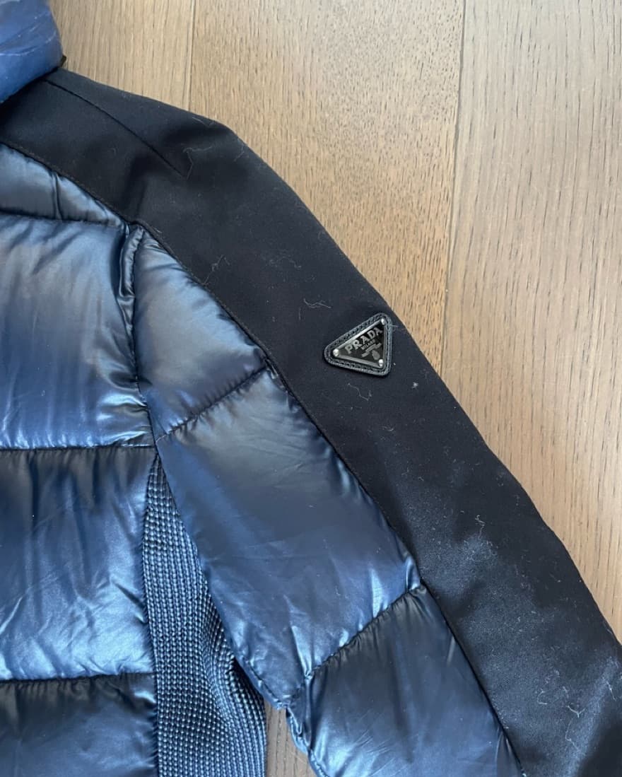 $950 Prada Blue Puffer Jacket - Image 3