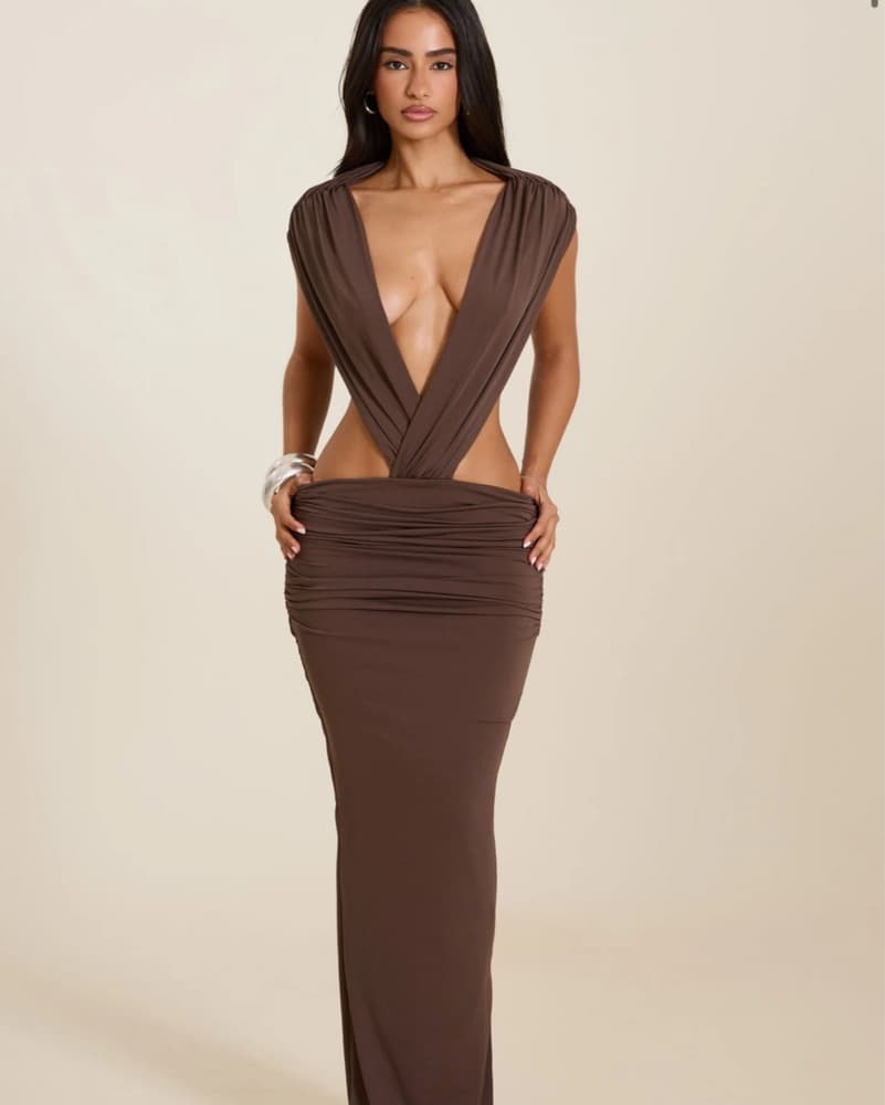 THE TORI RUCHED MAXI DRESS IN BROWN - Image 1