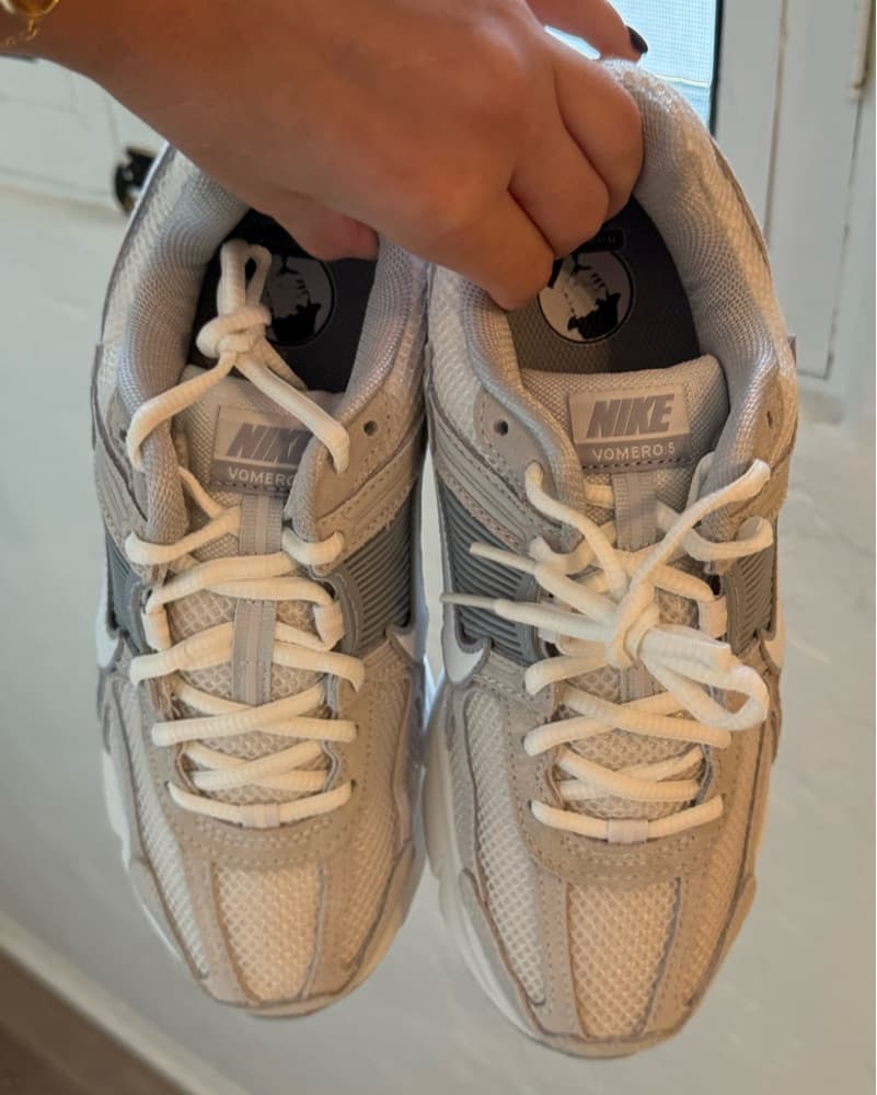 Nike Vomero 5 Grey And White Sneakers  - Image 4