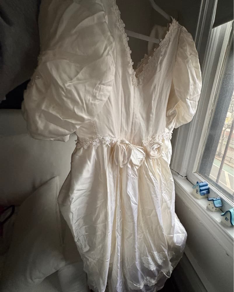 Shortened 80s Wedding Dress - Image 6