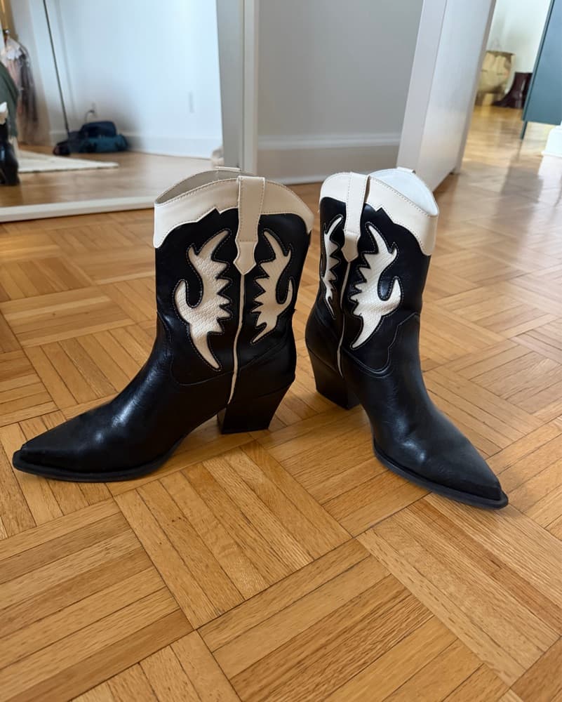 Black And White Cowboy Boots - Image 1