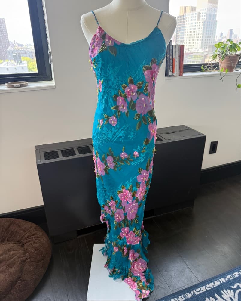 STUNNING VINTAGE SILK MAXI DRESS - Image 2