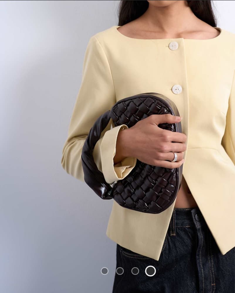 Sleek Woven Leather Hobo Bag - Image 4