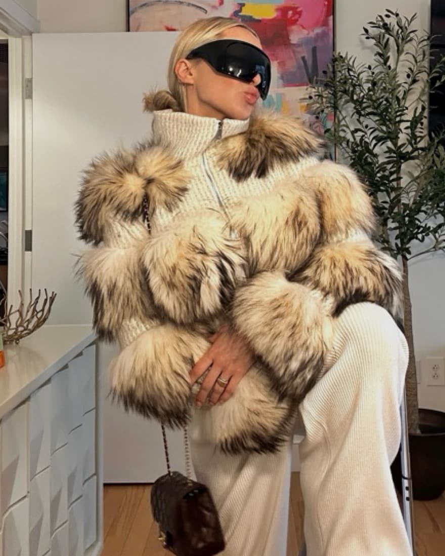 VINTAGE Rare Winter Cream Fur Jacket  - Image 3