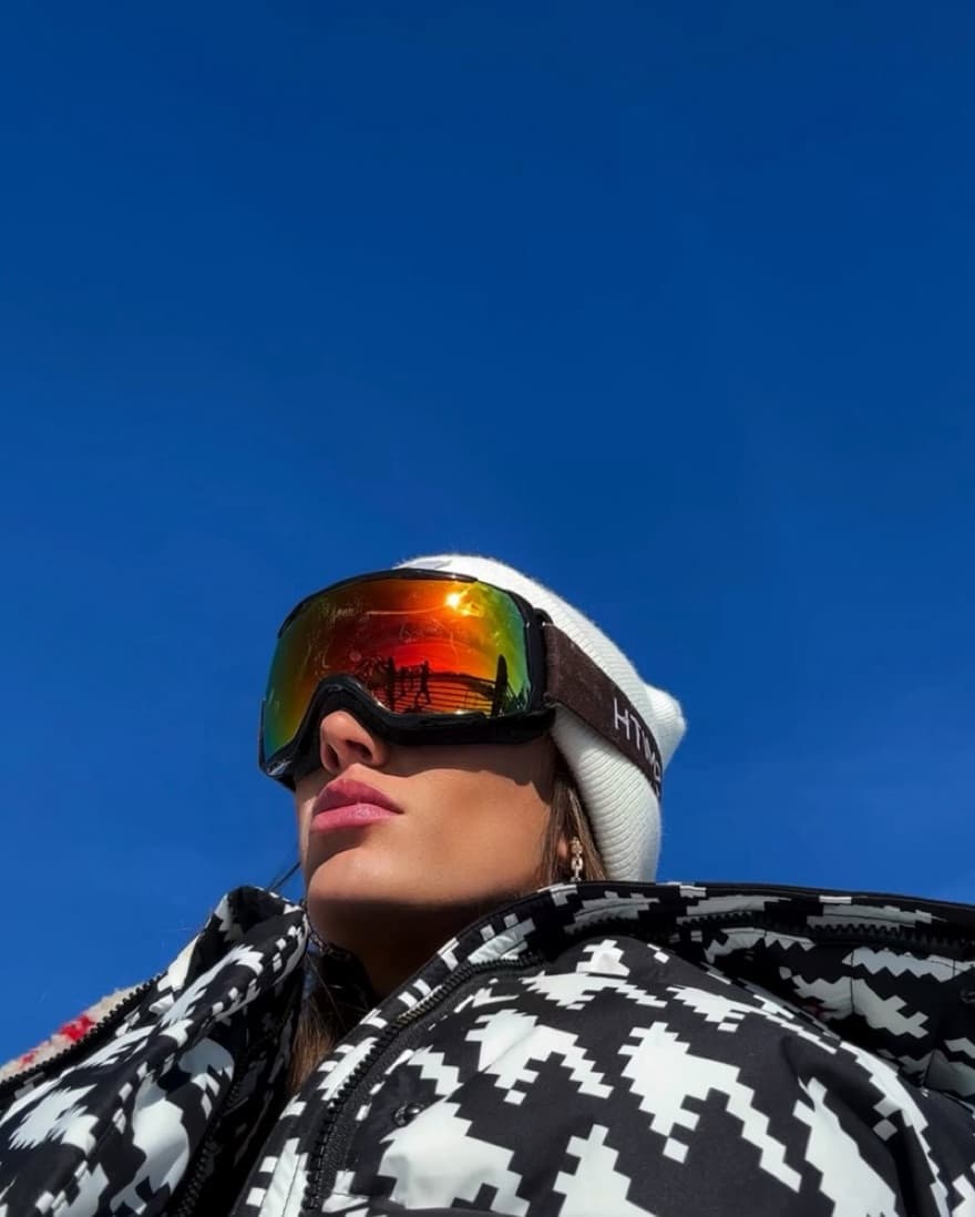 Perfect Moment Ski Set  - Image 1
