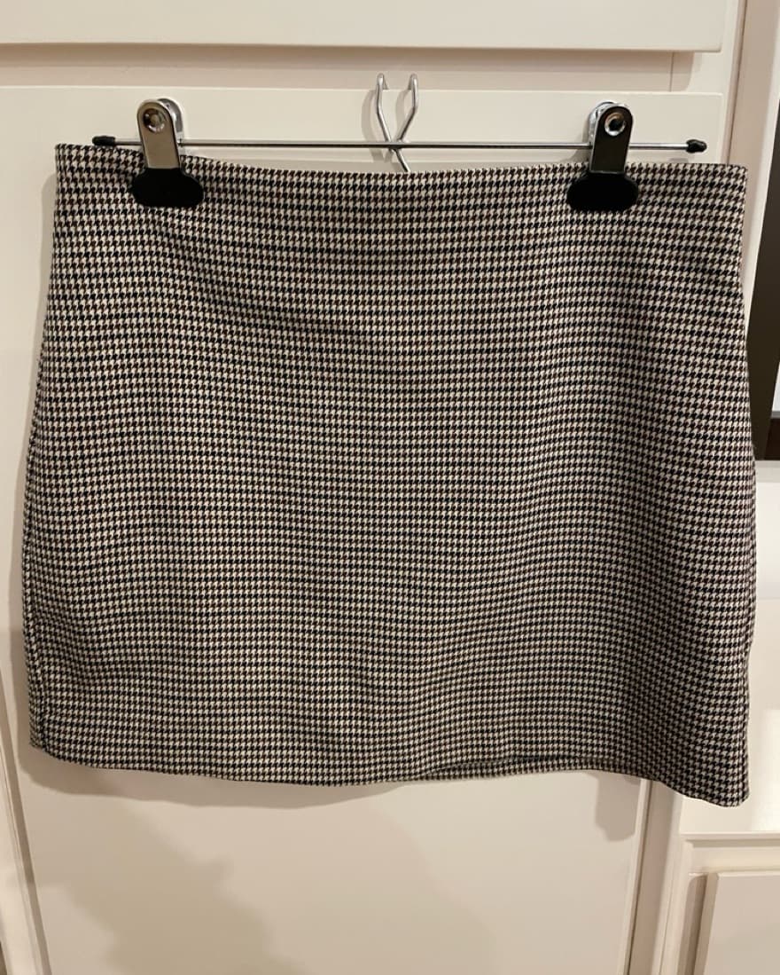 Houndstooth Short Skirt  - Image 1