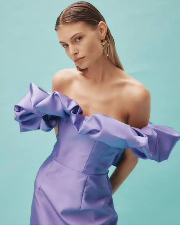 Alemais Stunning Off Shoulder Gown - Image 5