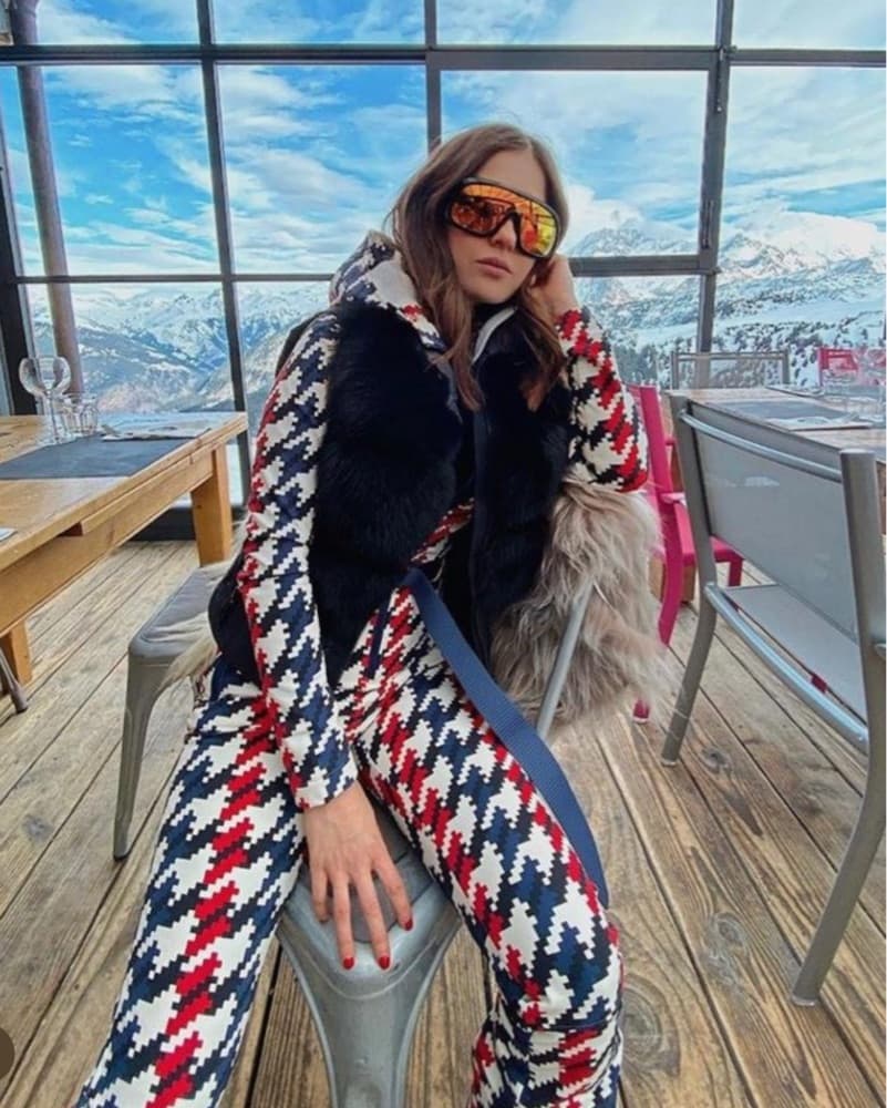 PERFECT MOMENT Vibrant Ski Chic Outfit - Image 4