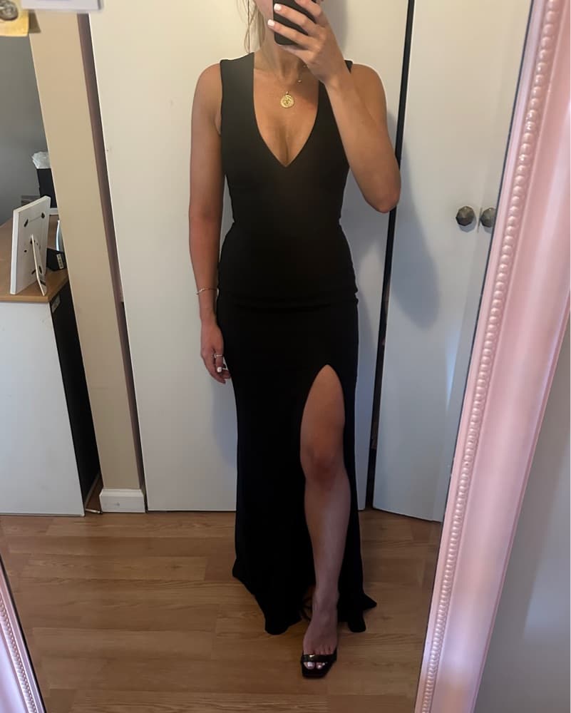 Dress the Population Sandra Plunge Crepe Trumpet Gown - Image 2