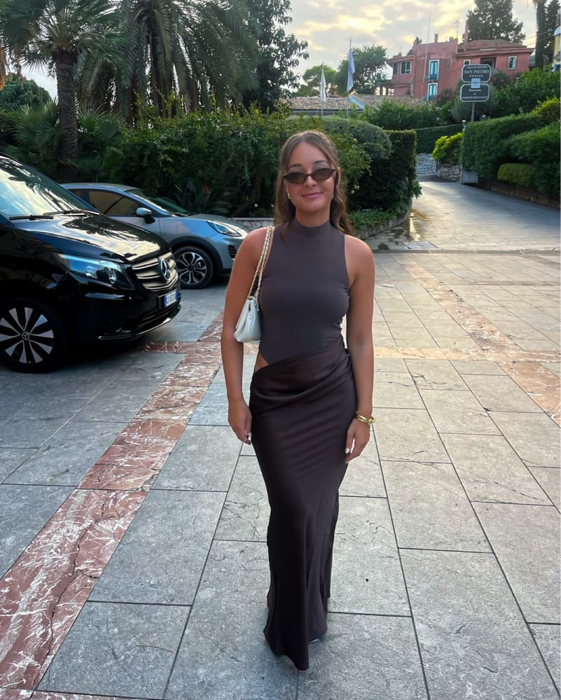 Brown dress - Image 1