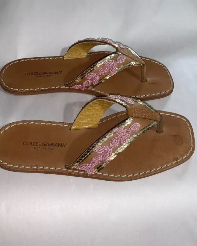 DOLCE & GABBANA size 42 thongs - Image 3