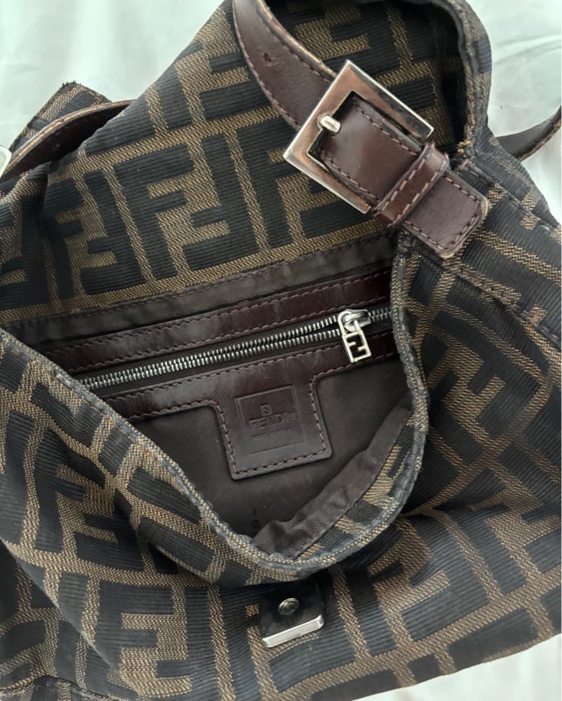 Vintage Fendi Baguette - Image 5