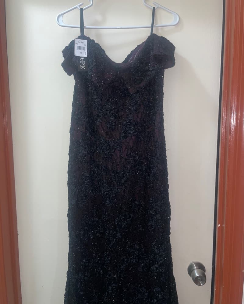 Glamorous Sequin Evening Gown - Image 2