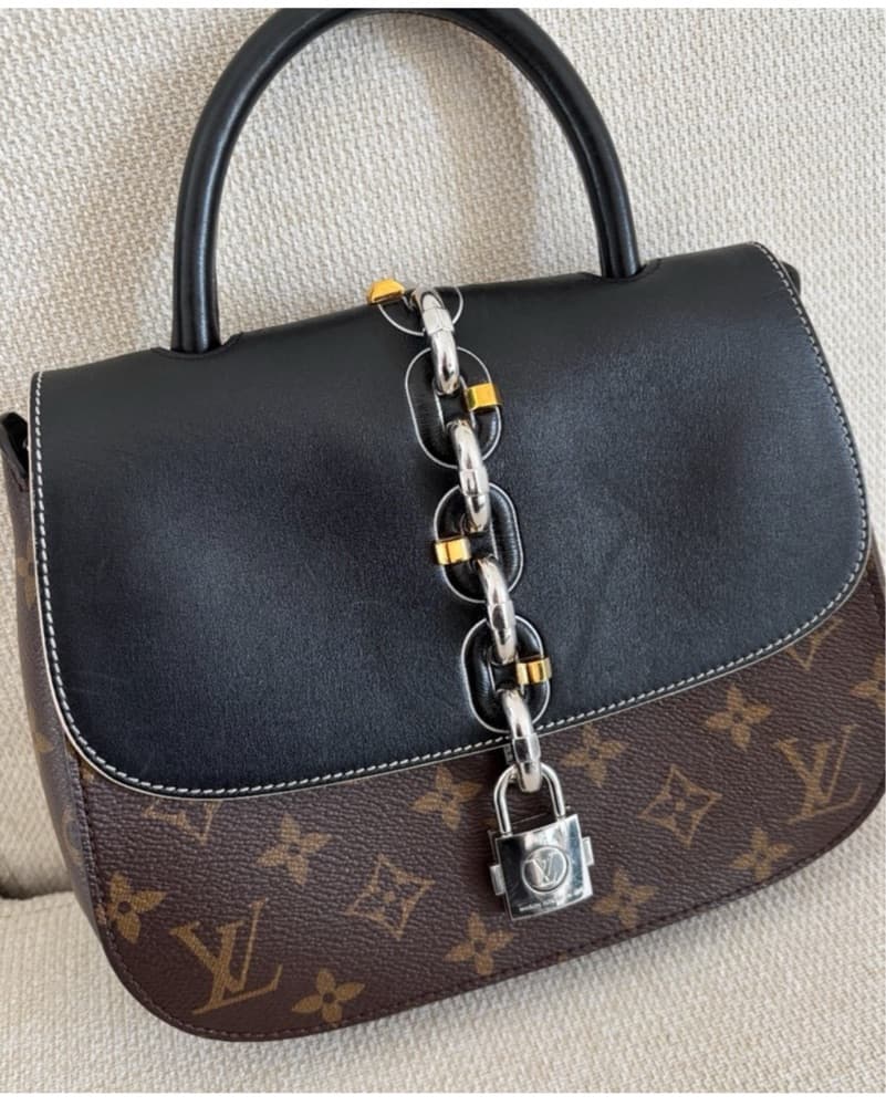 Vintage Louis Vuitton Monogram Purse - Image 1