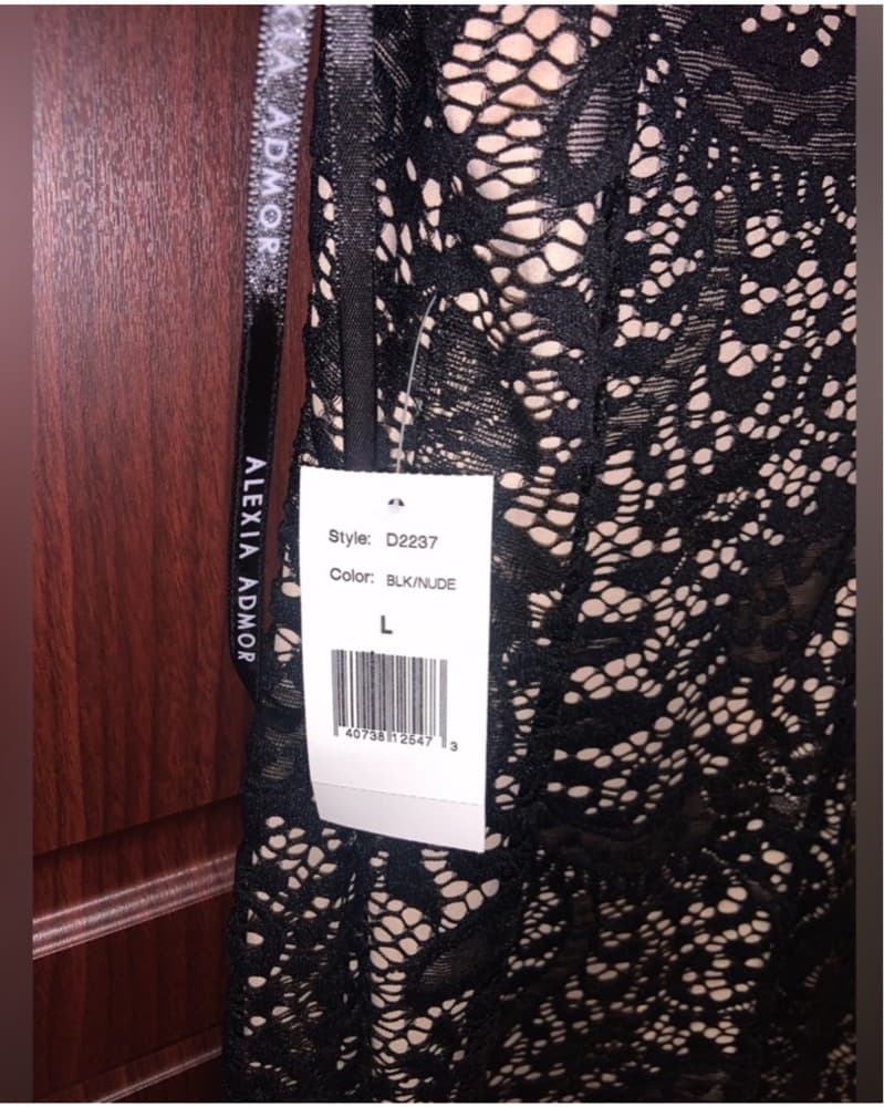 Alexia Admor Elegant Floral Lace Dress - Image 5