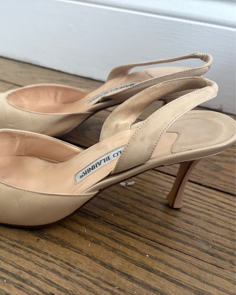 Manolo Blahnik Beige Slingback Pumps - Image 3
