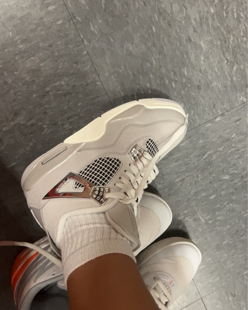 Jordan 4 Frozen Moments - Image 2