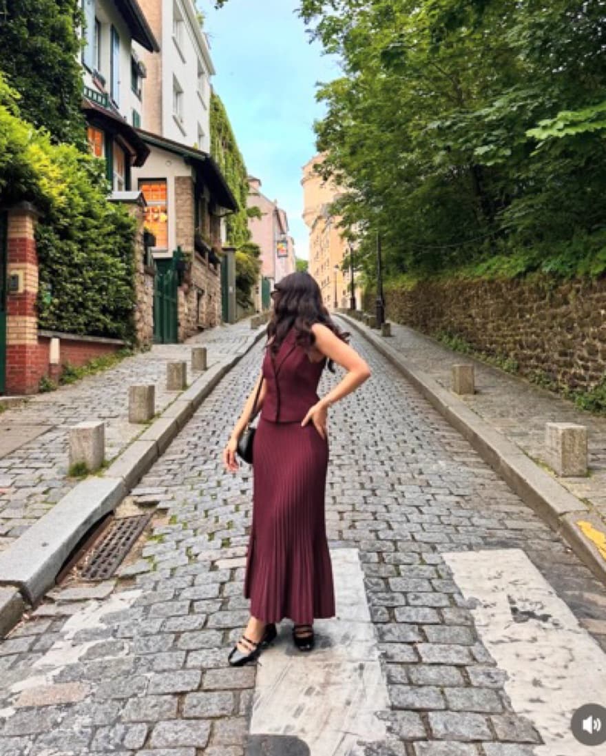Meshki Maroon Suiting Vest / Skirt - Image 4