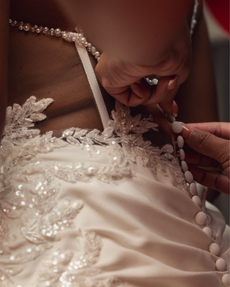 Elegant Lace Applique Wedding Dress  - Image 3