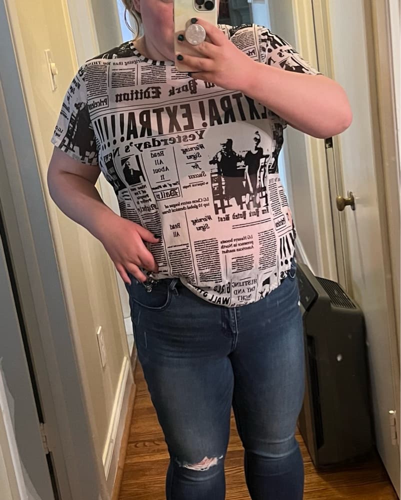 Newspaper Black And White Mesh T-Shirt - Image 4